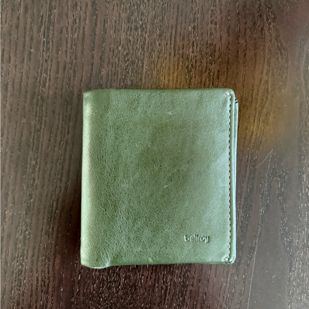 Bellroy Green Key & Card Holder Minimalist Design